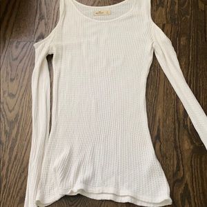 Long sleeve cut out shoulder shirt